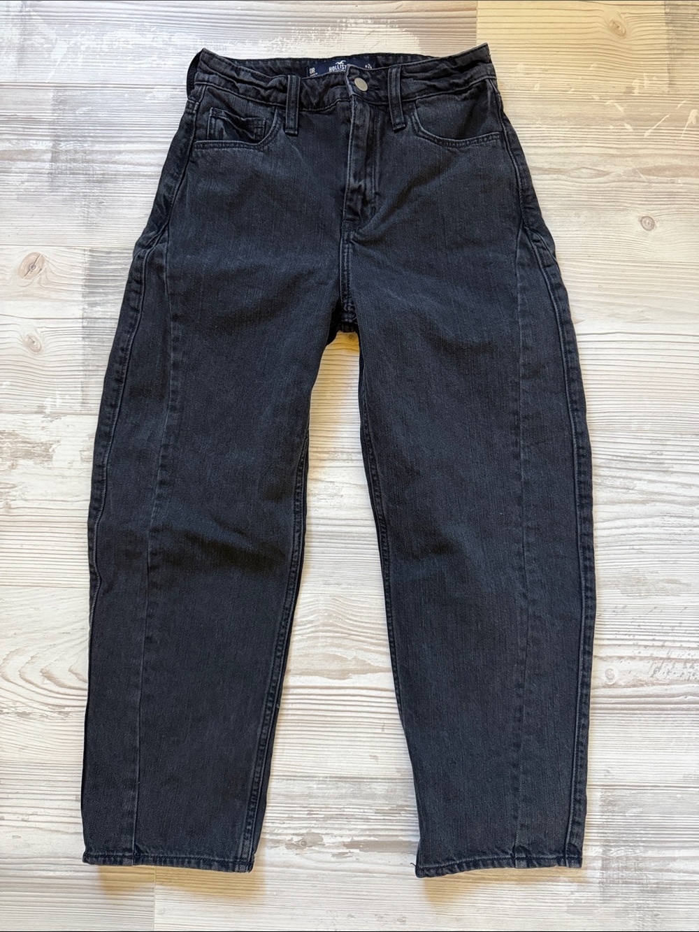 Hollister High Rise Barrel Jeans, Size 0R